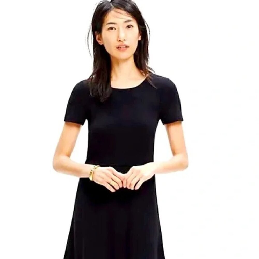 Madewell Women's Minimalist Classic Black Short Sleeve Gallerist Skater Dress M